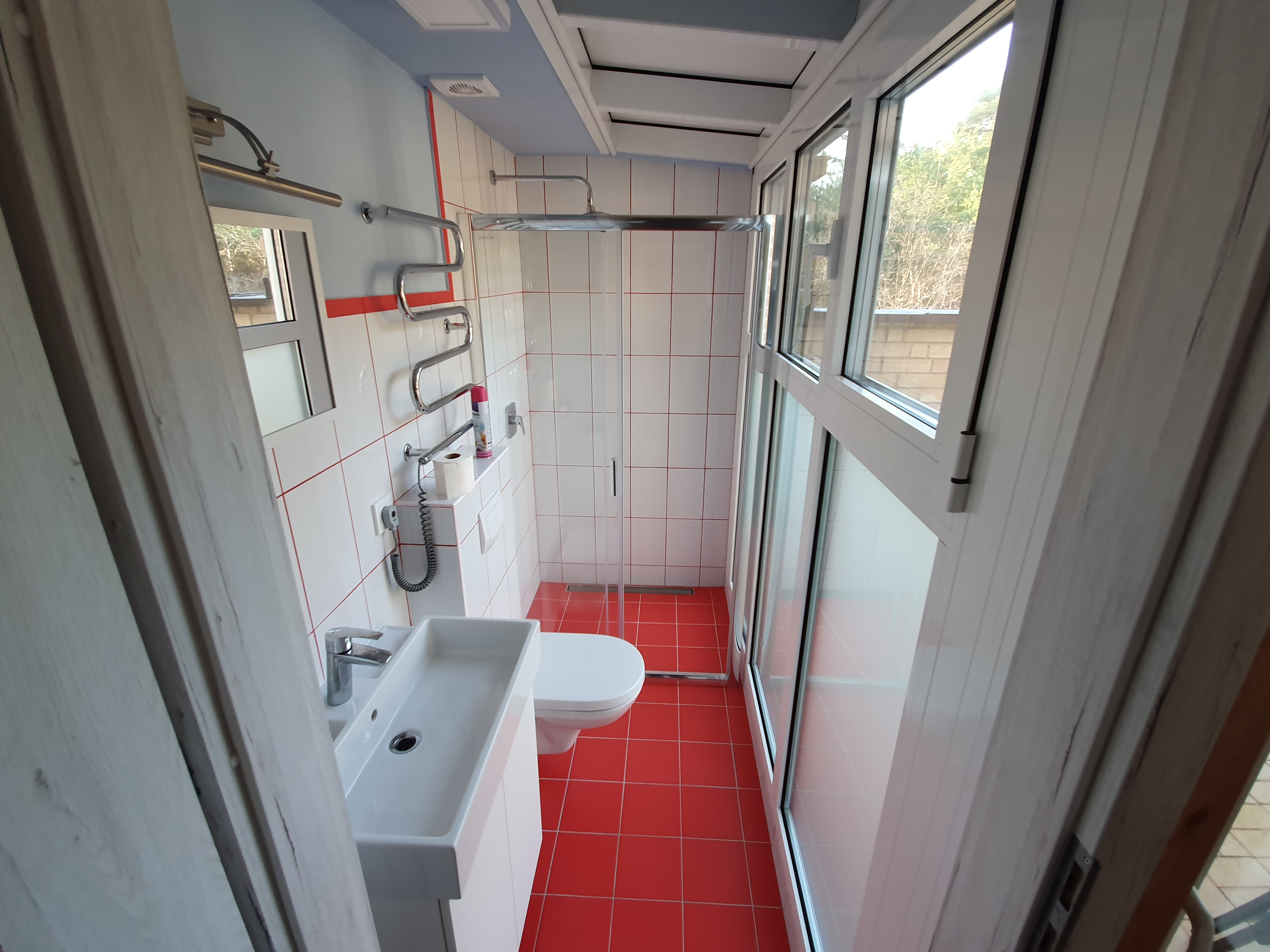 Apartment mit Terrasse – Duschbad